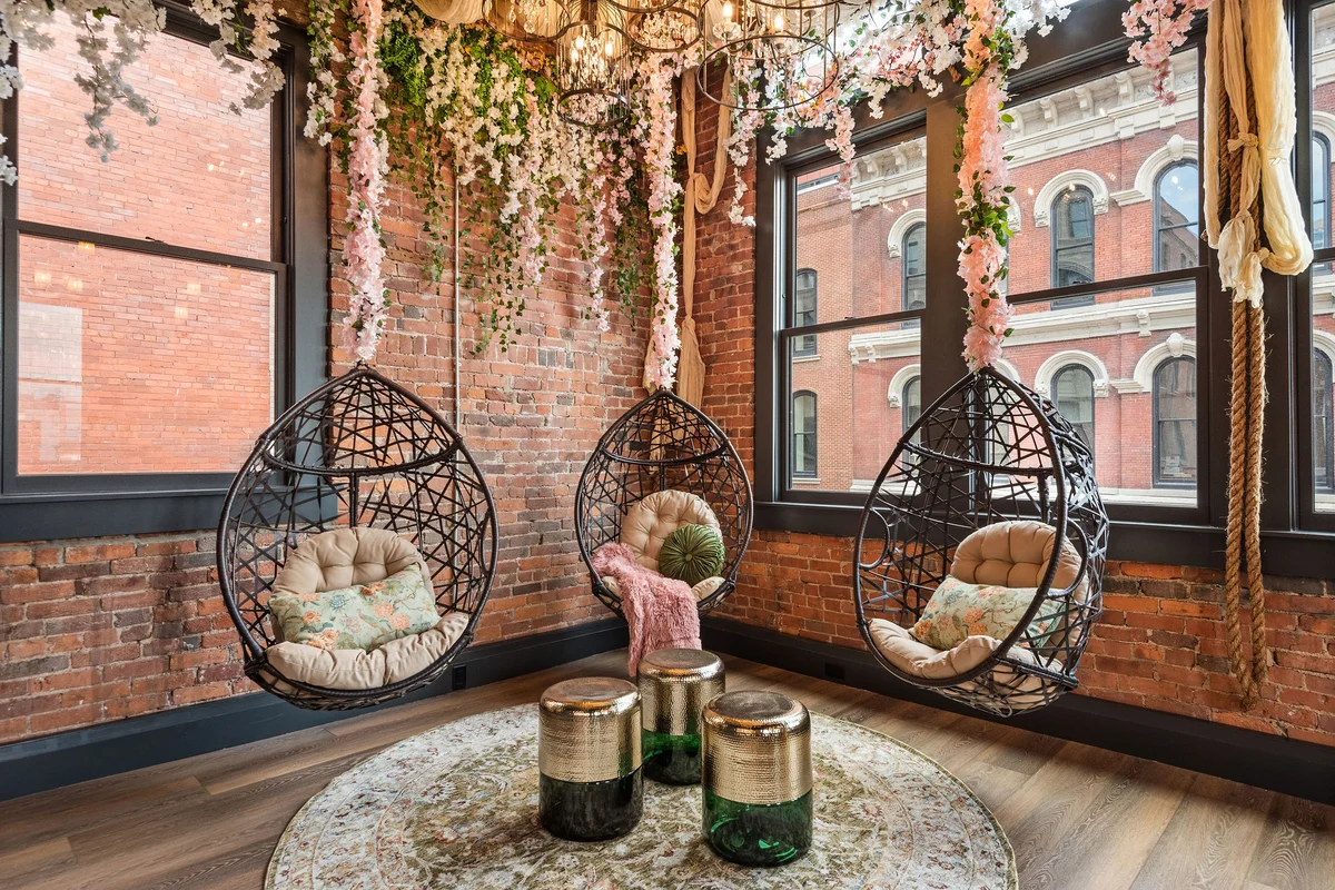 ✨ The Velvet Songbird | Downtown Nashville Luxe Retreat for 24 #31
