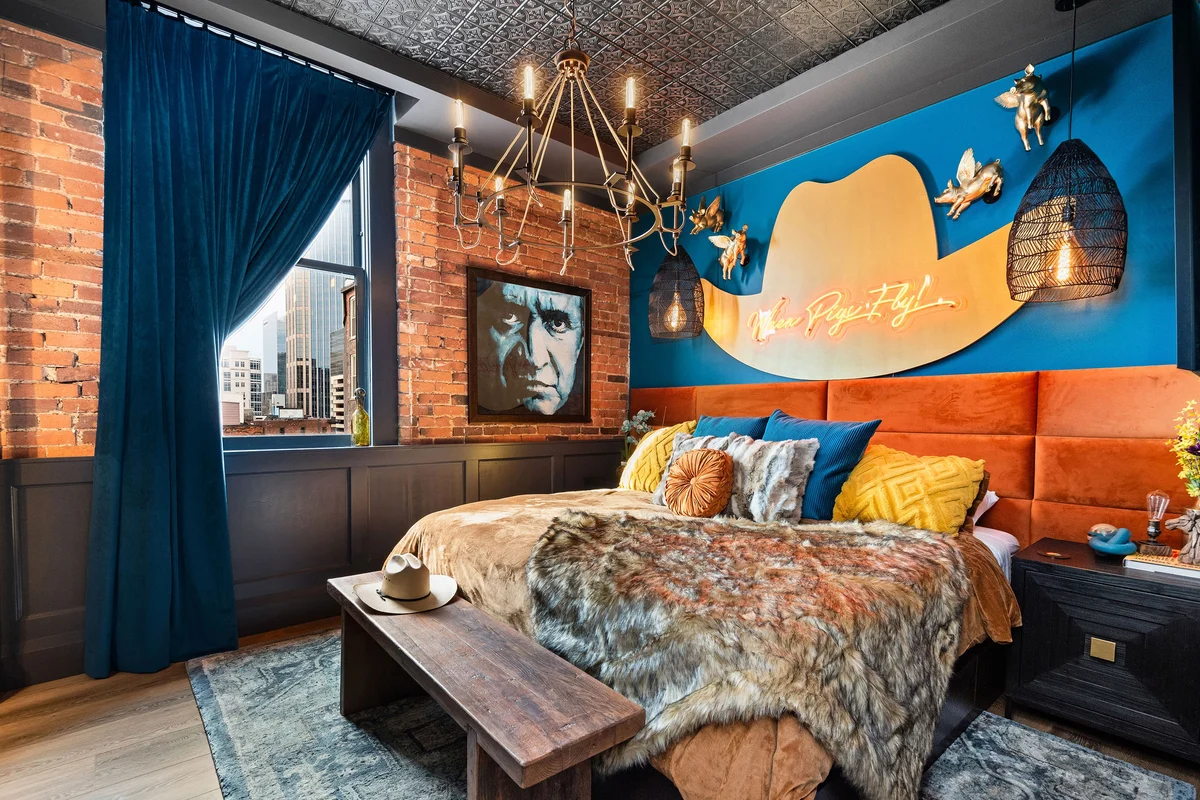 ✨ The Velvet Songbird | Downtown Nashville Luxe Retreat for 24 #20
