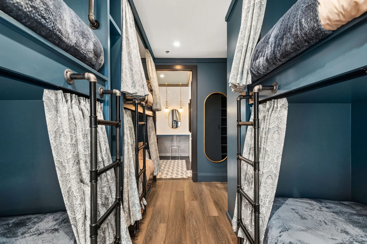 ✨ The Velvet Songbird | Downtown Nashville Luxe Retreat for 24 #69
