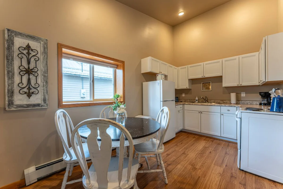 Townhome in Ely property photo 3