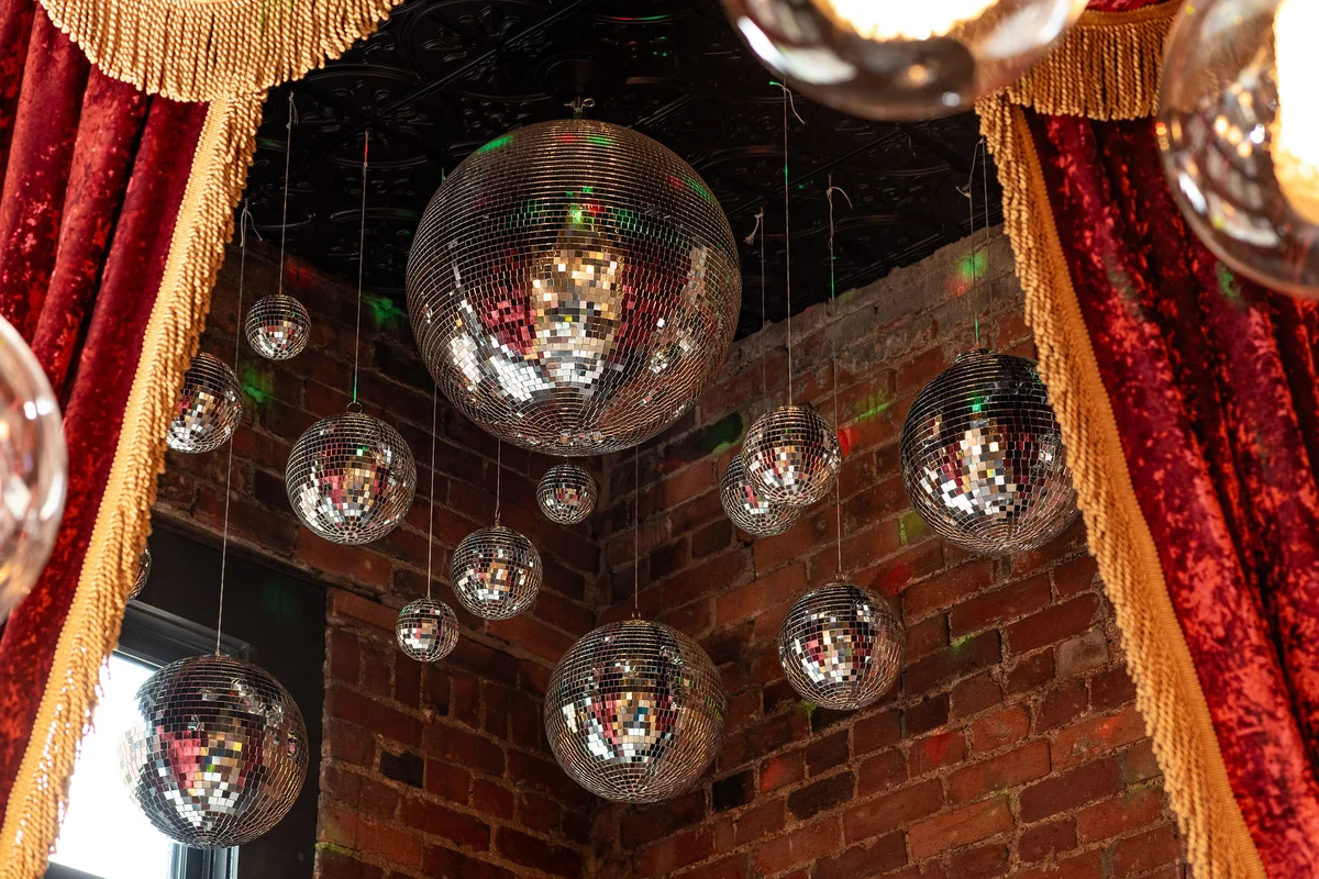 ✨ The Velvet Songbird | Downtown Nashville Luxe Retreat for 24 #92