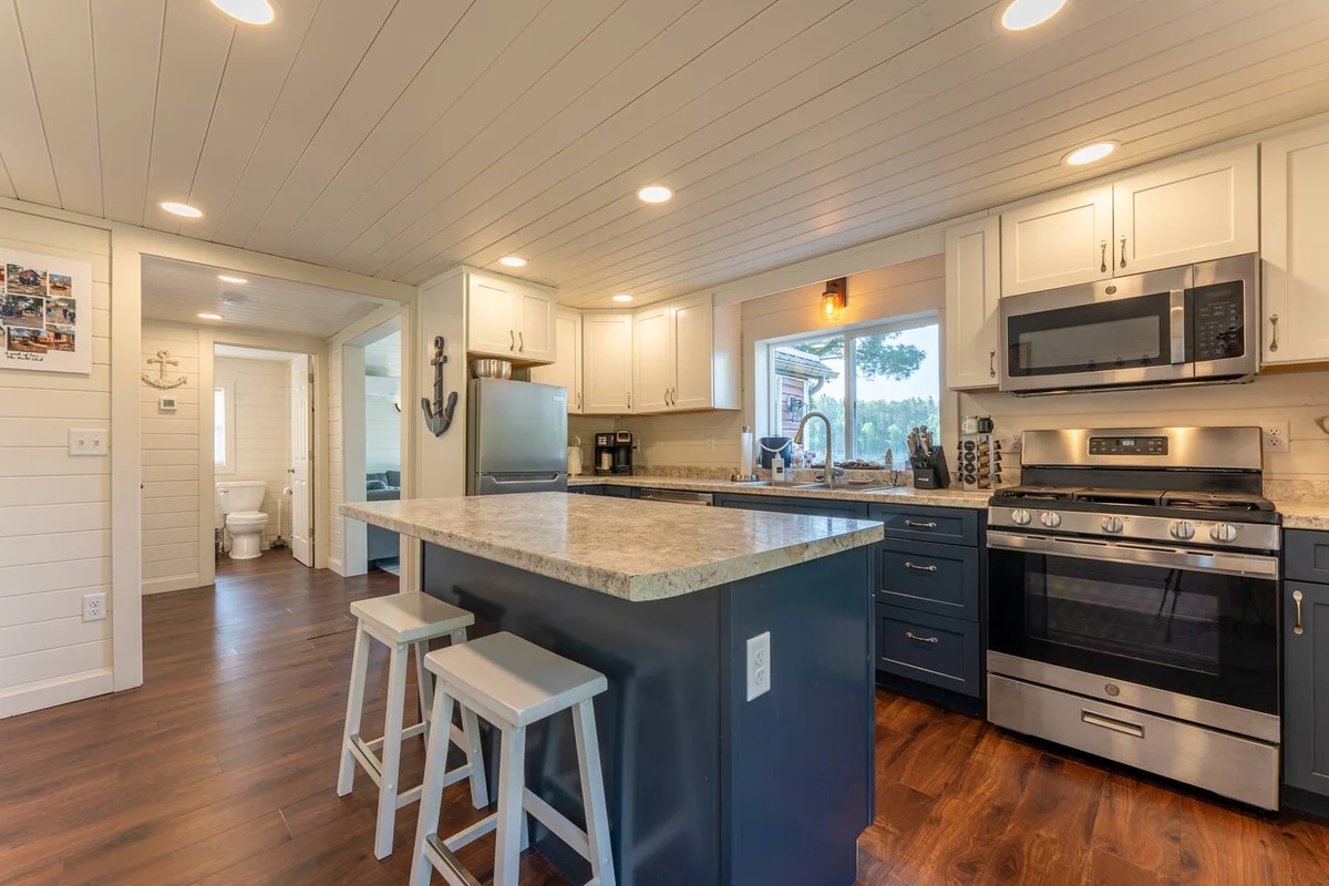 Yacht Club Cabin on Burntside with Private Sauna #33
