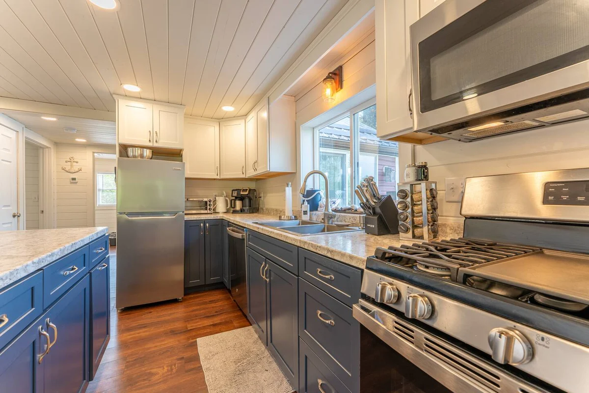 Yacht Club Cabin on Burntside with Private Sauna #35