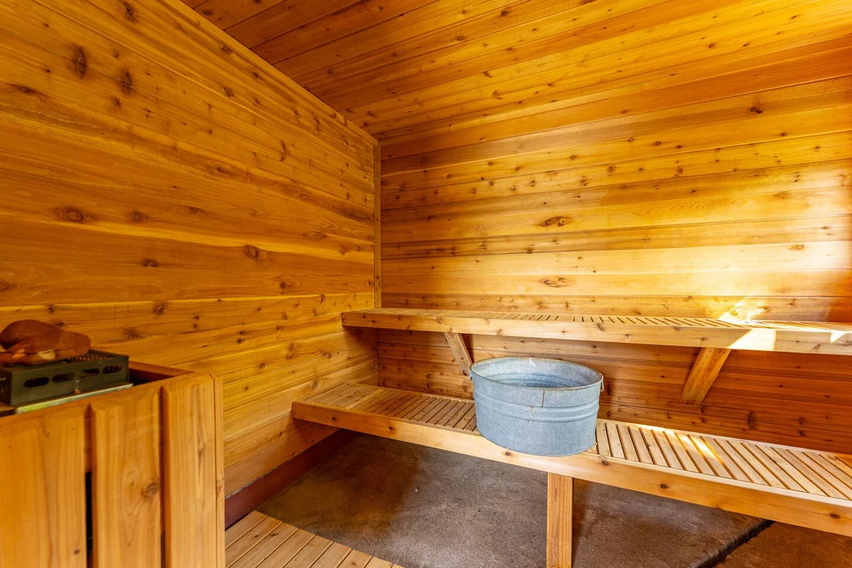 Yacht Club Cabin on Burntside with Private Sauna #77