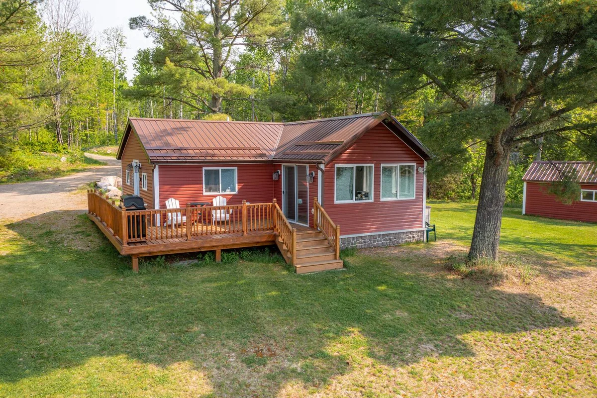 Yacht Club Cabin on Burntside with Private Sauna #73