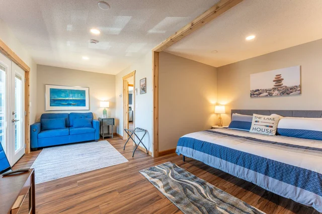BEDROOM image 1