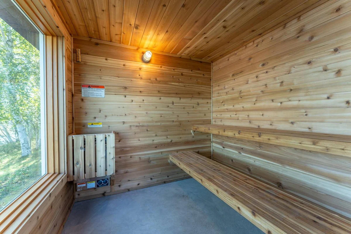 Sandy Point Resort Suite, Year-Round Lakeview #39