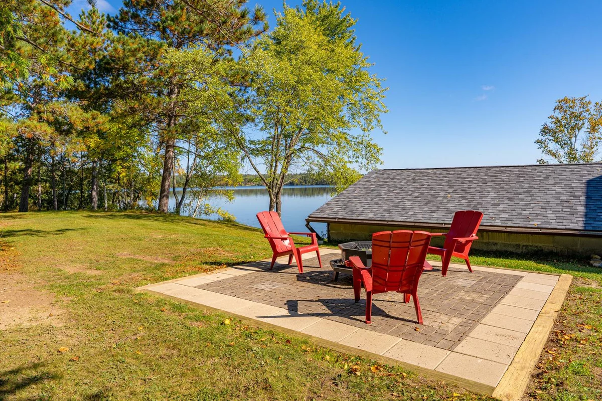 Sandy Point Resort Suite, Year-Round Lakeview #49