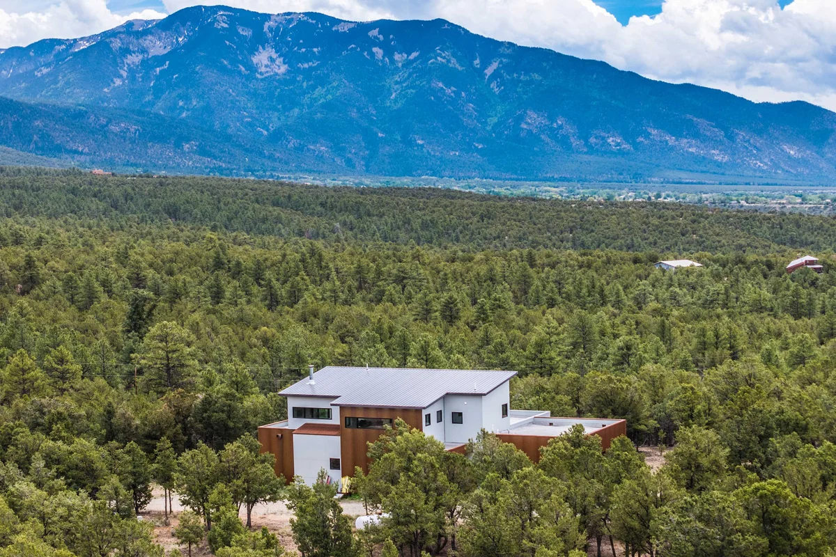 Modern Mountain Livi property photo 2