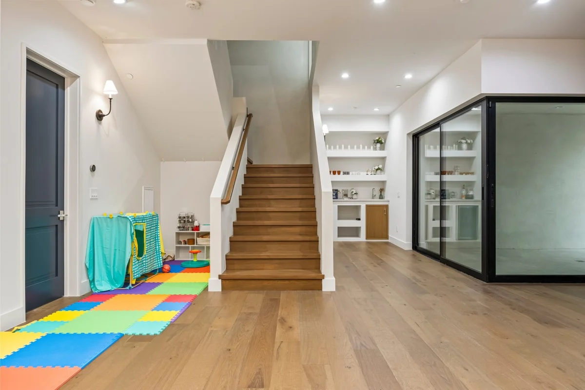 Home in Los Angeles property photo 54