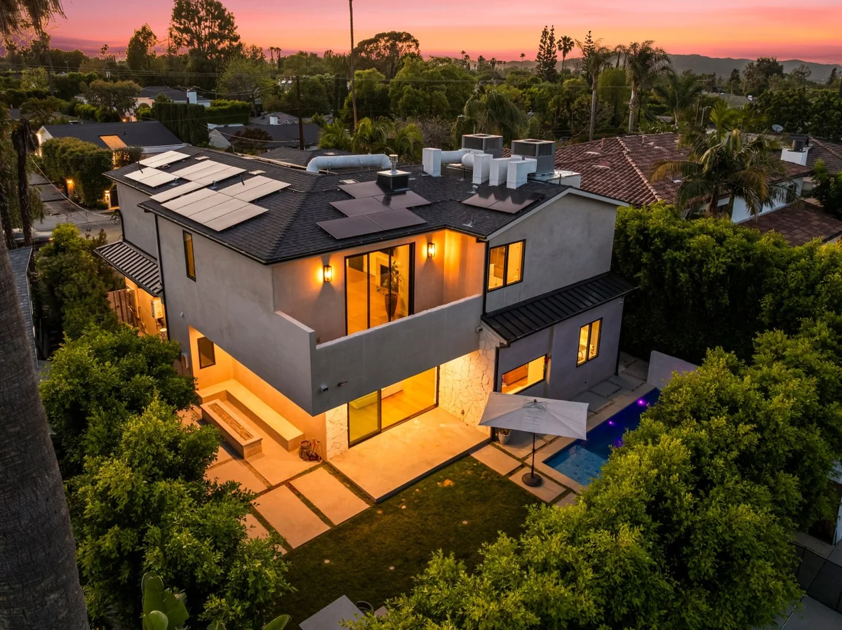 Home in Los Angeles property photo 70