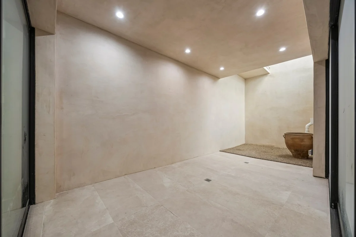 Home in Los Angeles property photo 51