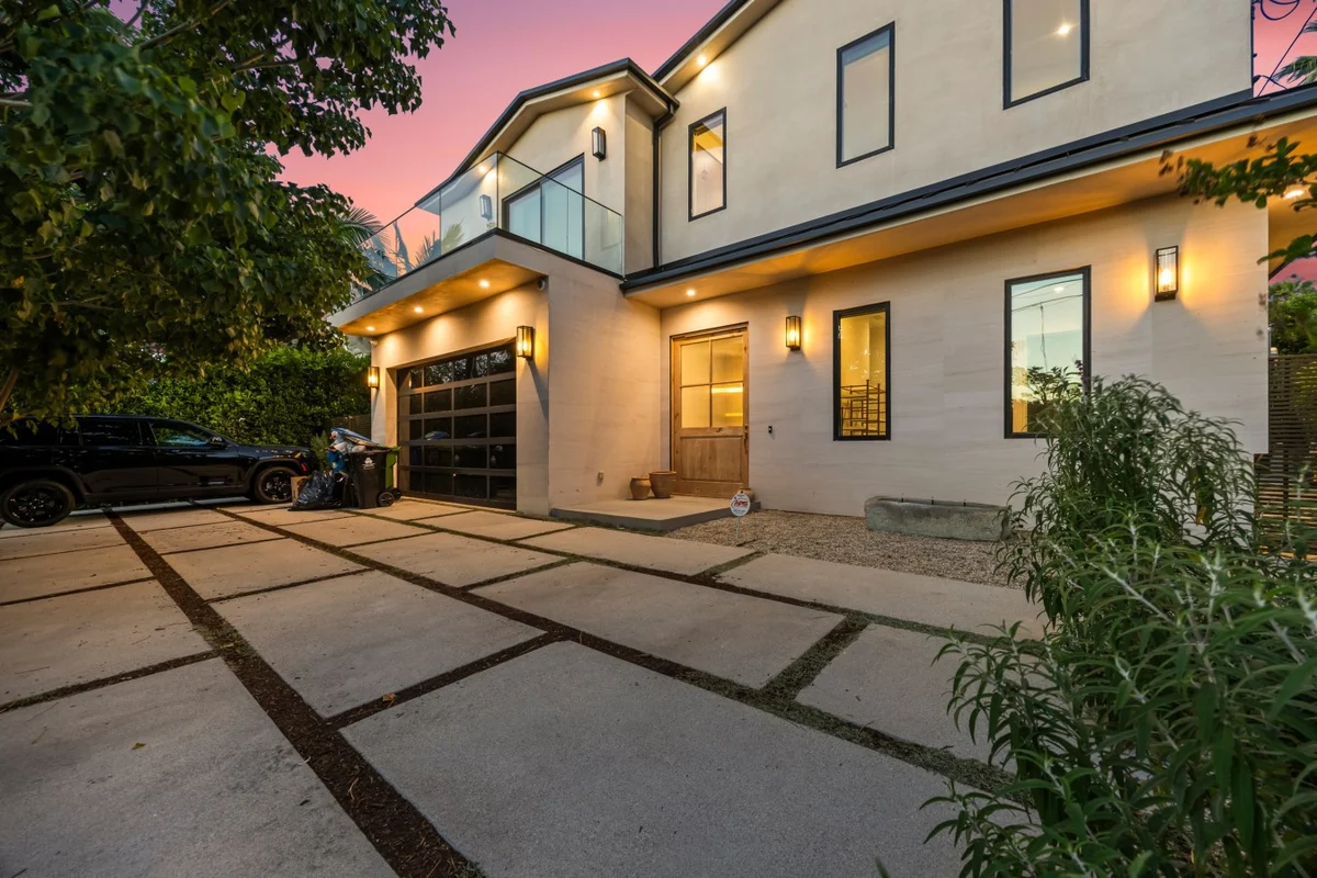 Home in Los Angeles property photo 55