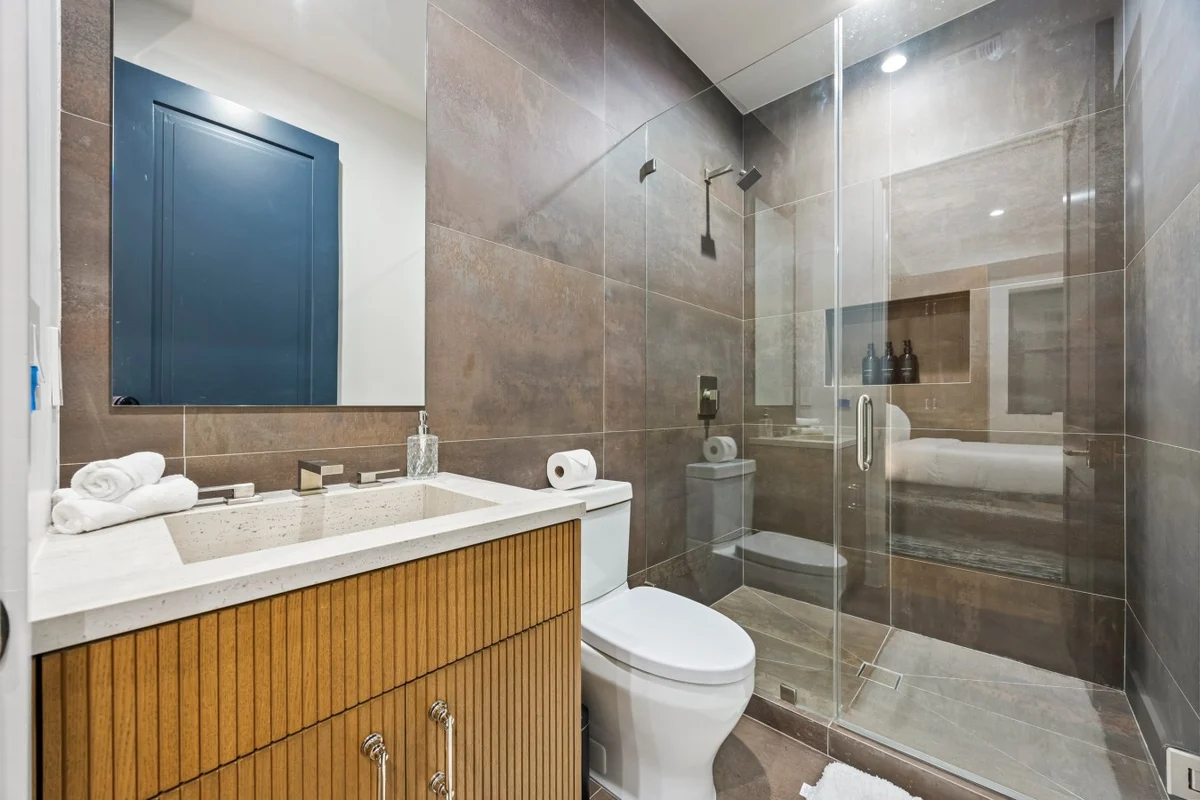 Home in Los Angeles property photo 68