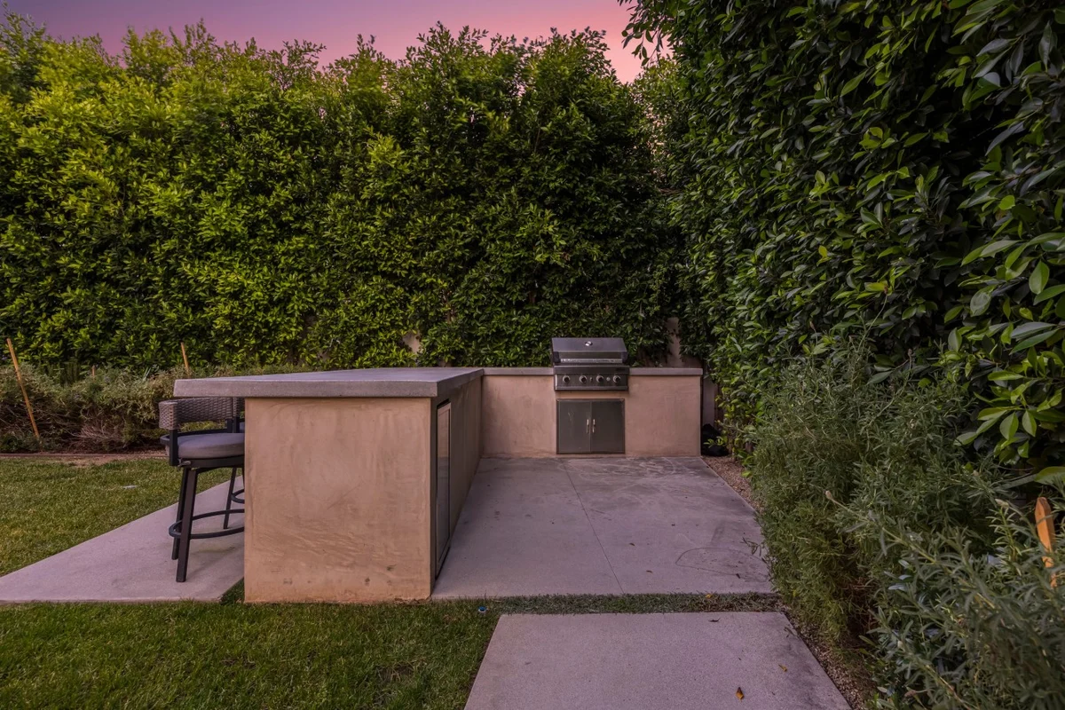 Home in Los Angeles property photo 65