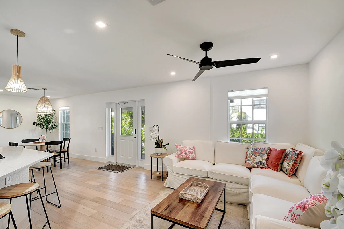 Home in West Palm Beach property photo 2