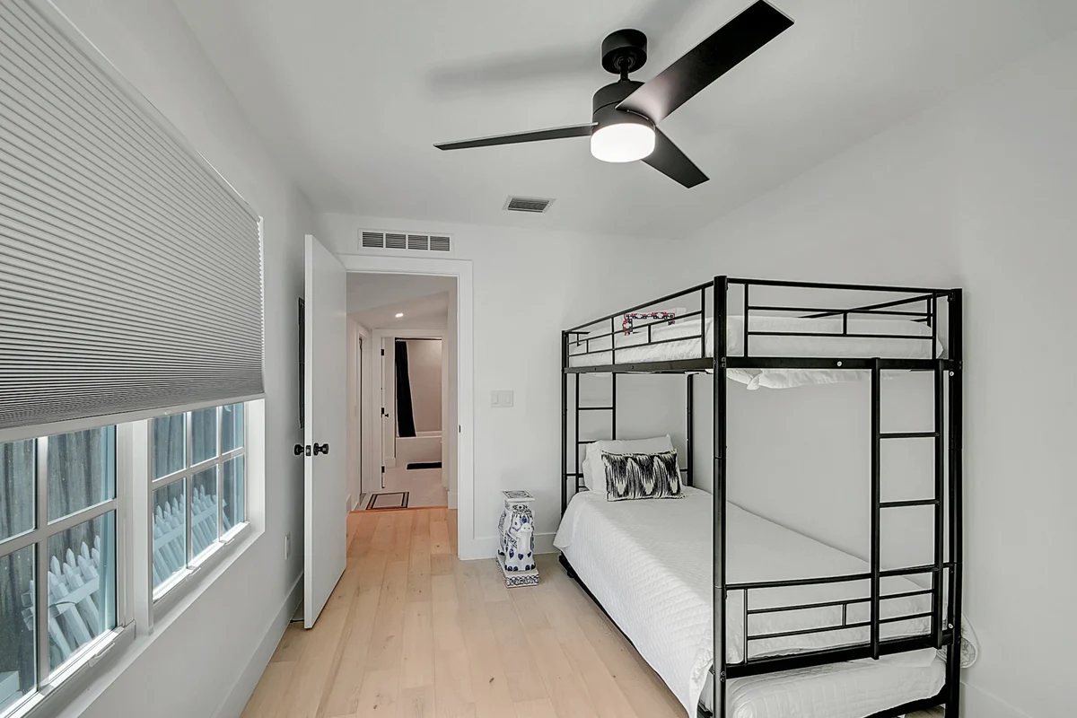 Bedroom 1 image 1
