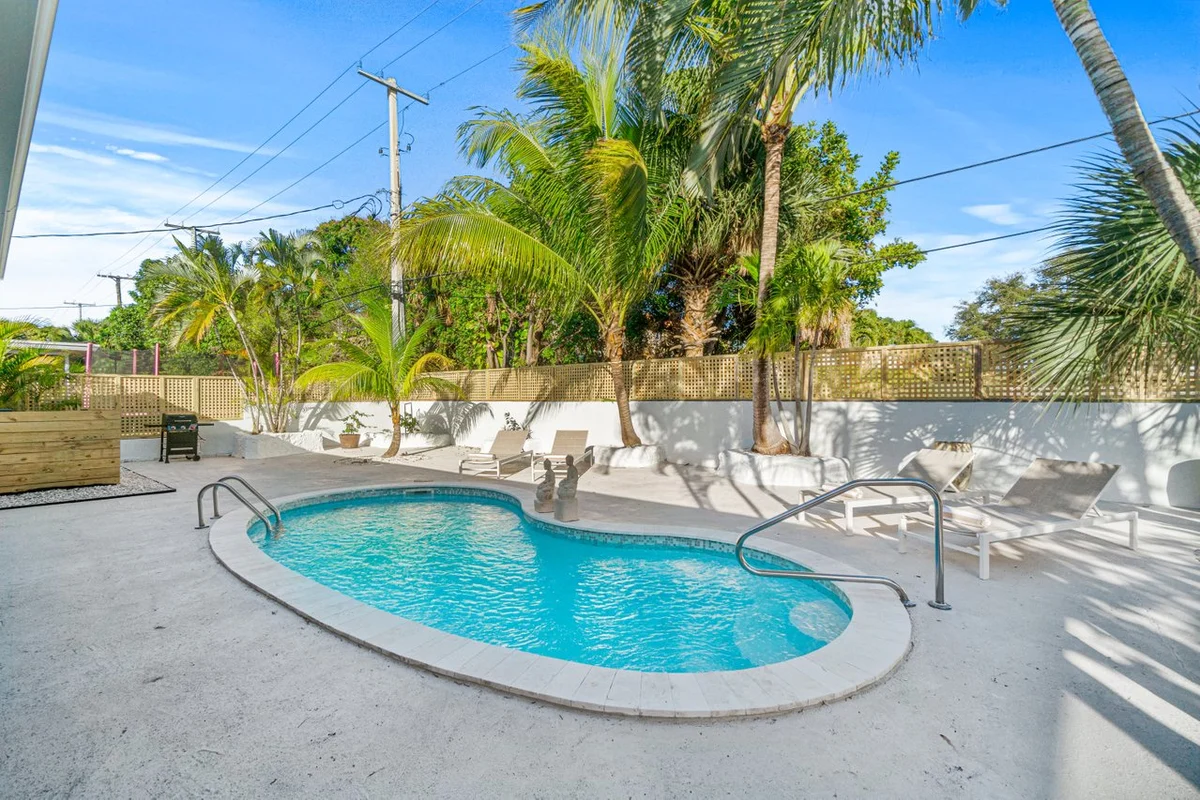 Home in Boynton Beach property photo 2