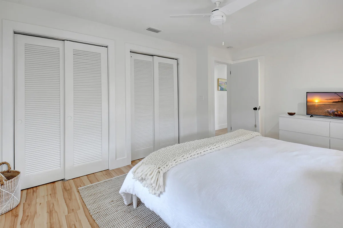 Bedroom 1 image 1