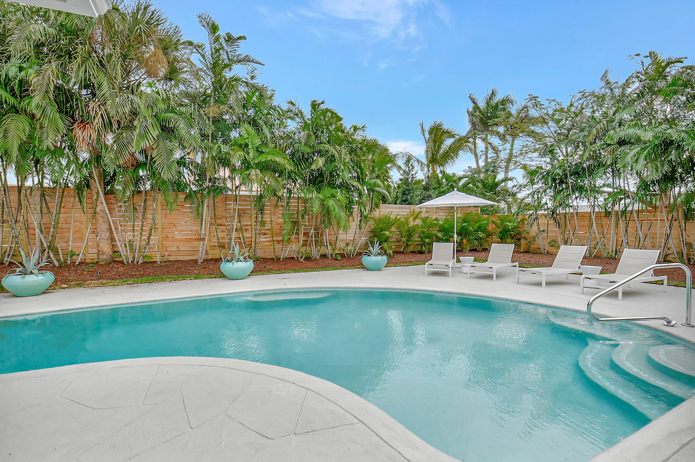 Home in Boynton Beach property photo 2