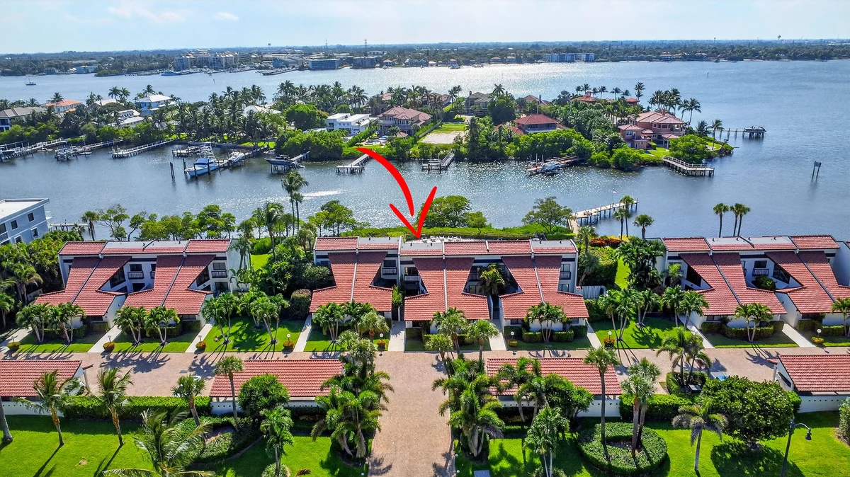 Waterfront Palm Beach Escape: Piper property photo 2