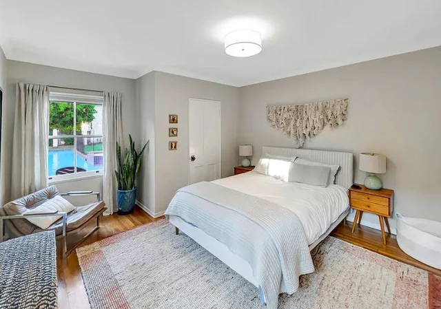 Bedroom 1 image 1