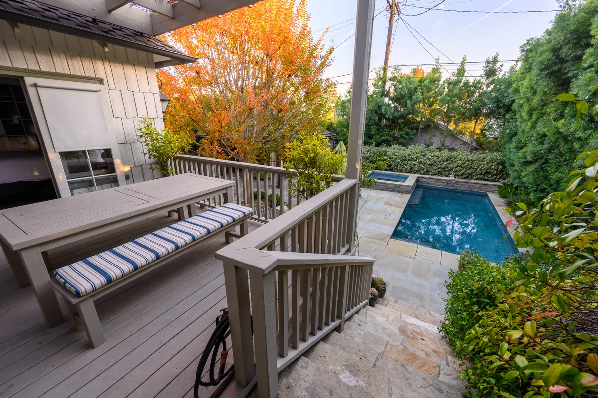 Home in Los Angeles property photo 4