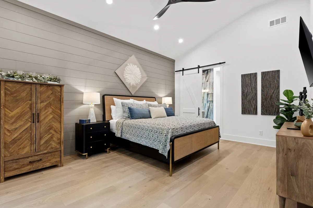 Bedroom 1 image 1