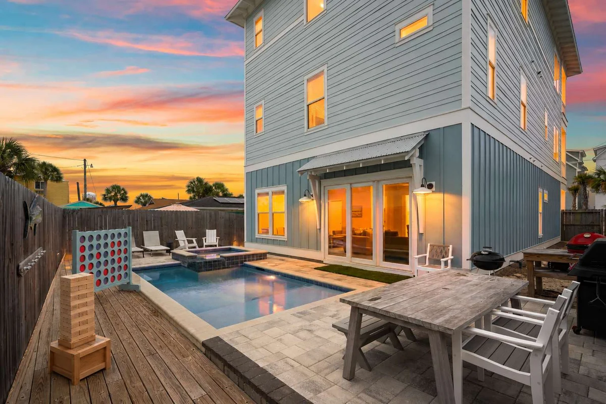 Surf House #127