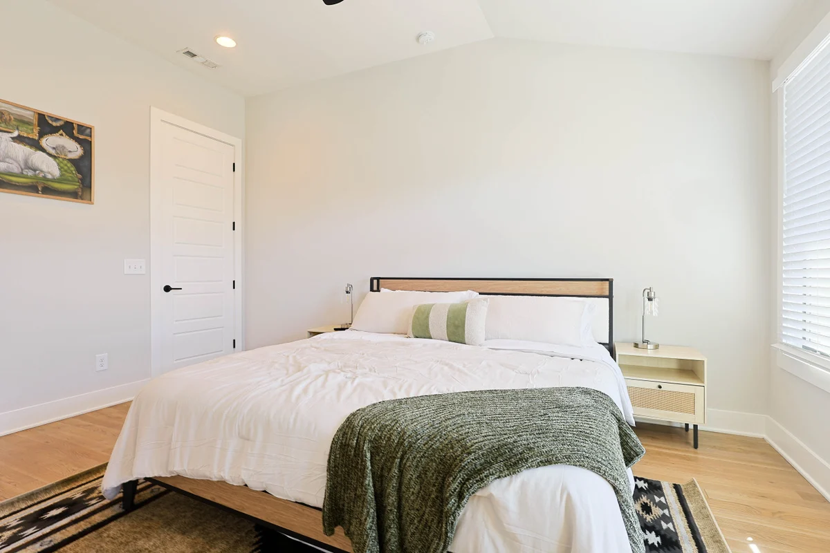 Bedroom 3 image 1