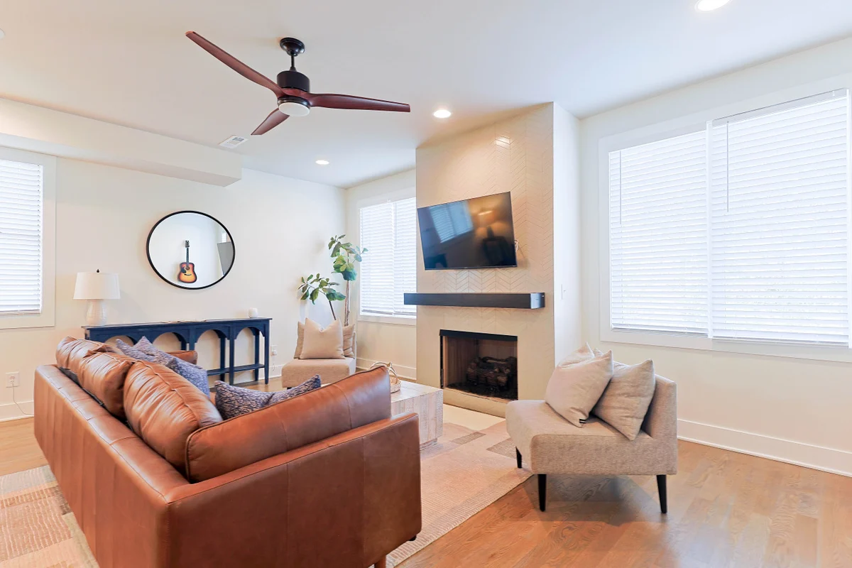 Home in Nashville property photo 2