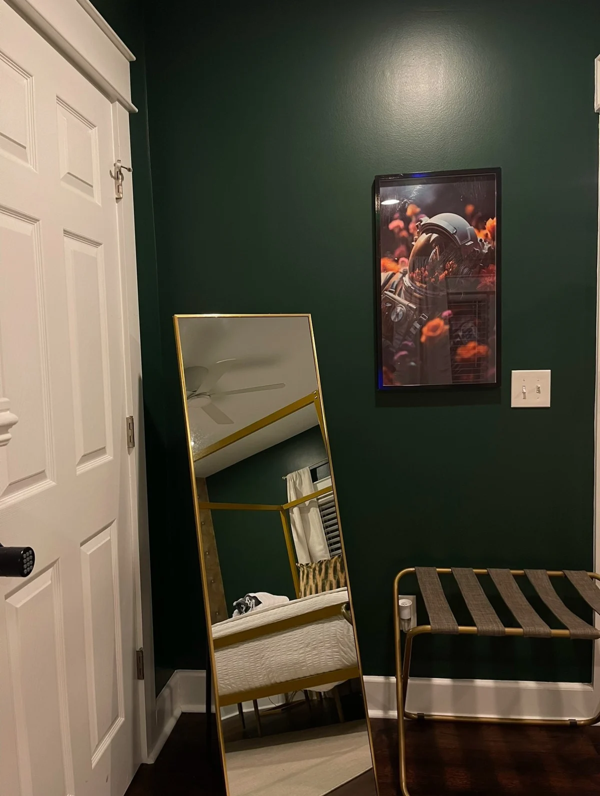 Bedroom 2 image 1