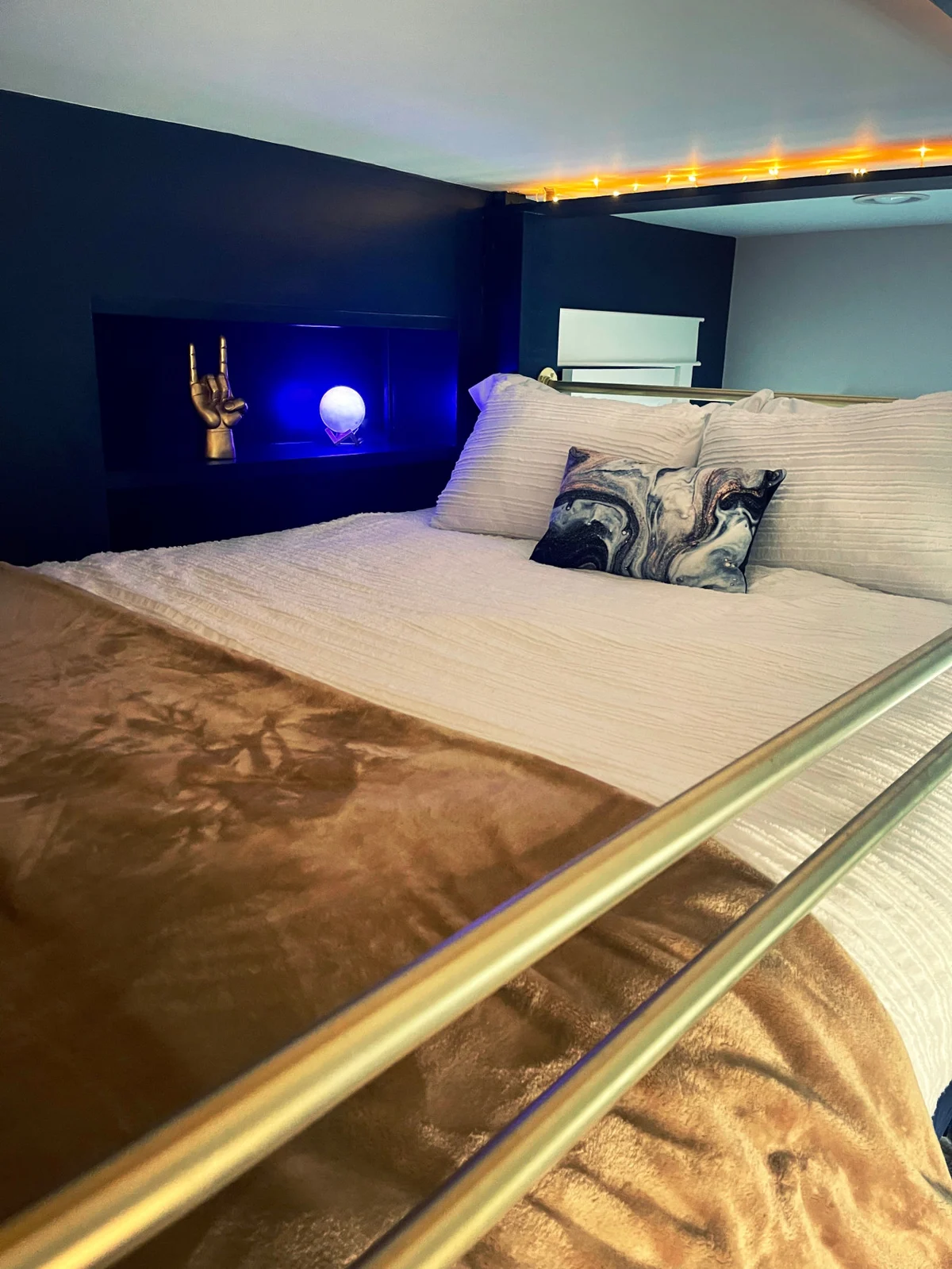 Bedroom 1 image 1