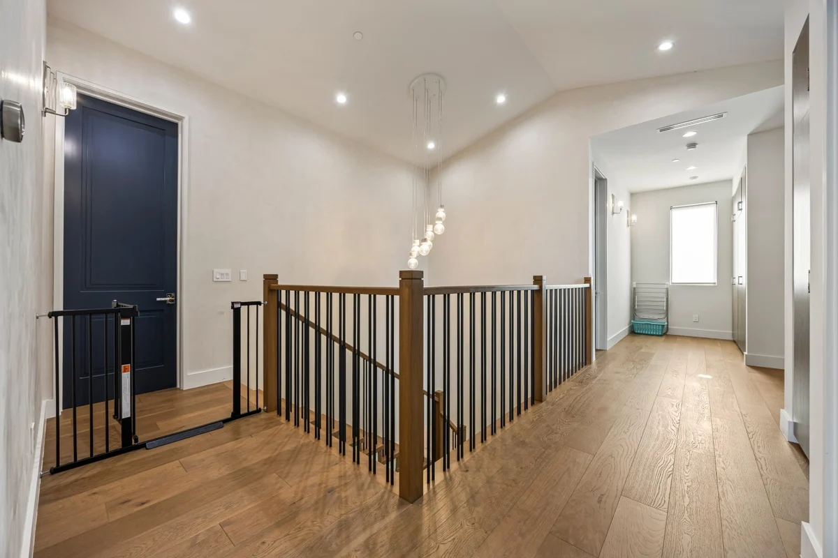 Home in Los Angeles property photo 84