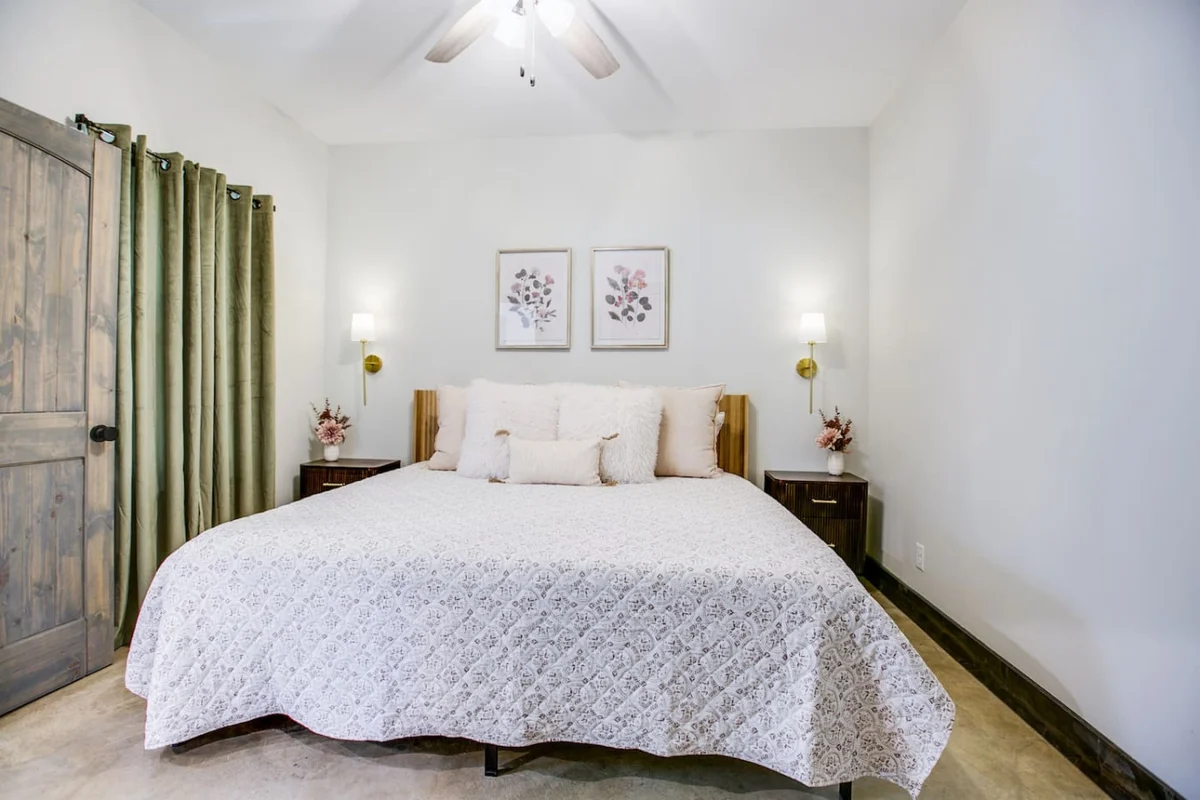 Bedroom 1 image 1