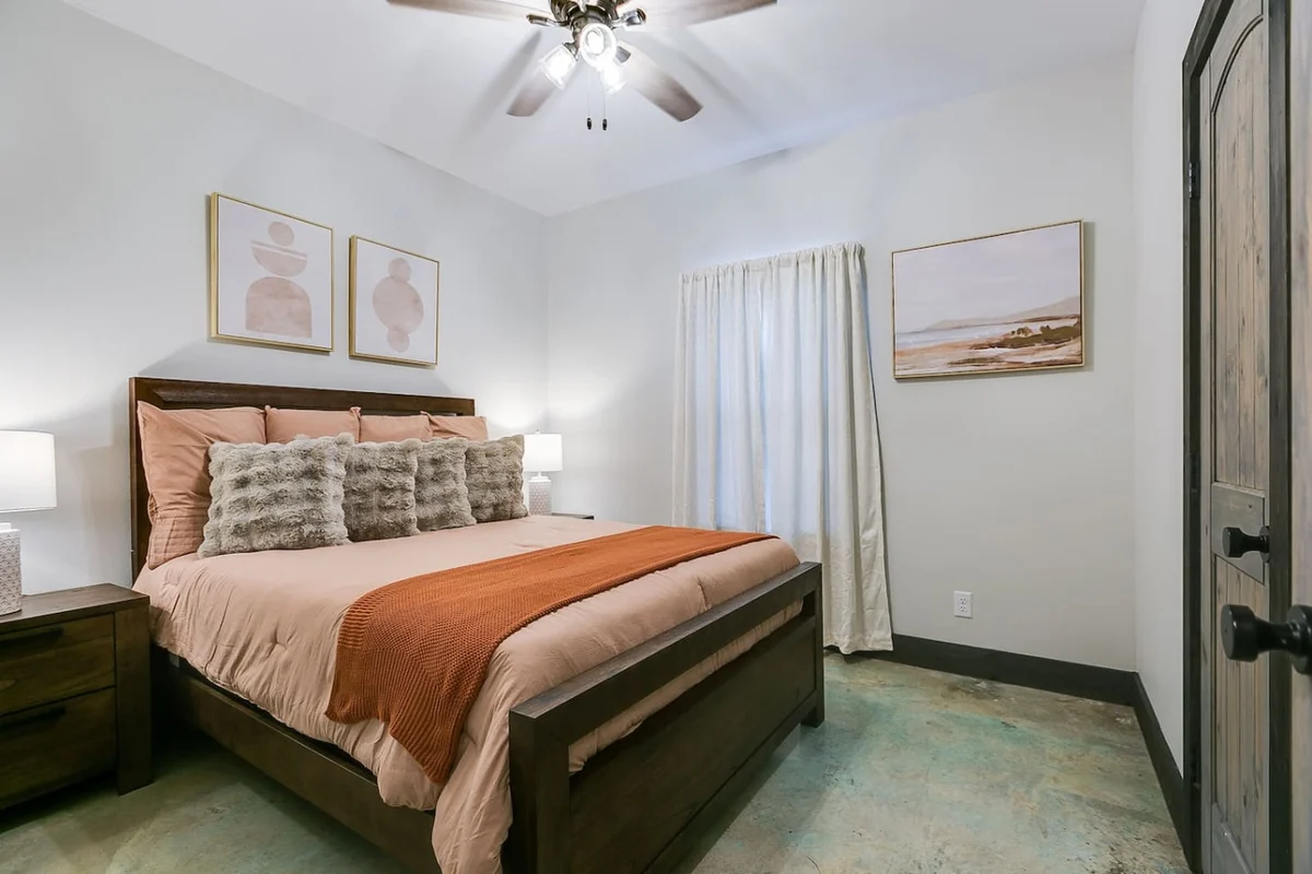 Bedroom 1 image 1