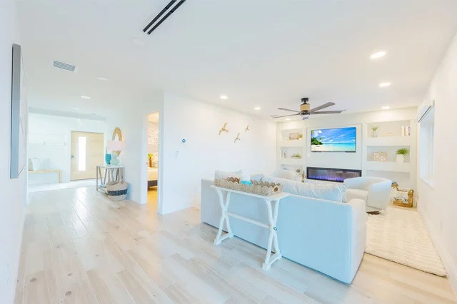 Seaside Serenity"- Pool Table, Hot Tub, Luxury #18