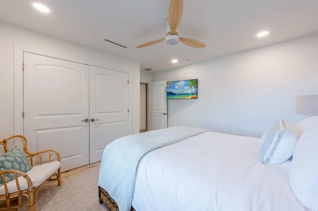 Seaside Serenity"- Pool Table, Hot Tub, Luxury #33