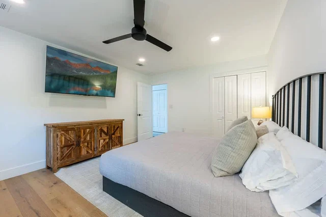 Waterfront Paradise" Dock, Pool, Boathouse #12
