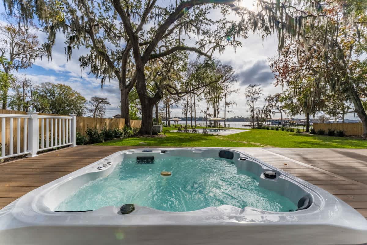 Waterfront Paradise" Dock, Pool, Boathouse #60