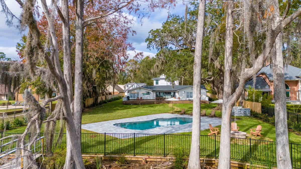 Waterfront Paradise" Dock, Pool, Boathouse #81