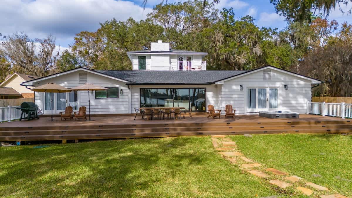 Waterfront Paradise" Dock, Pool, Boathouse #51