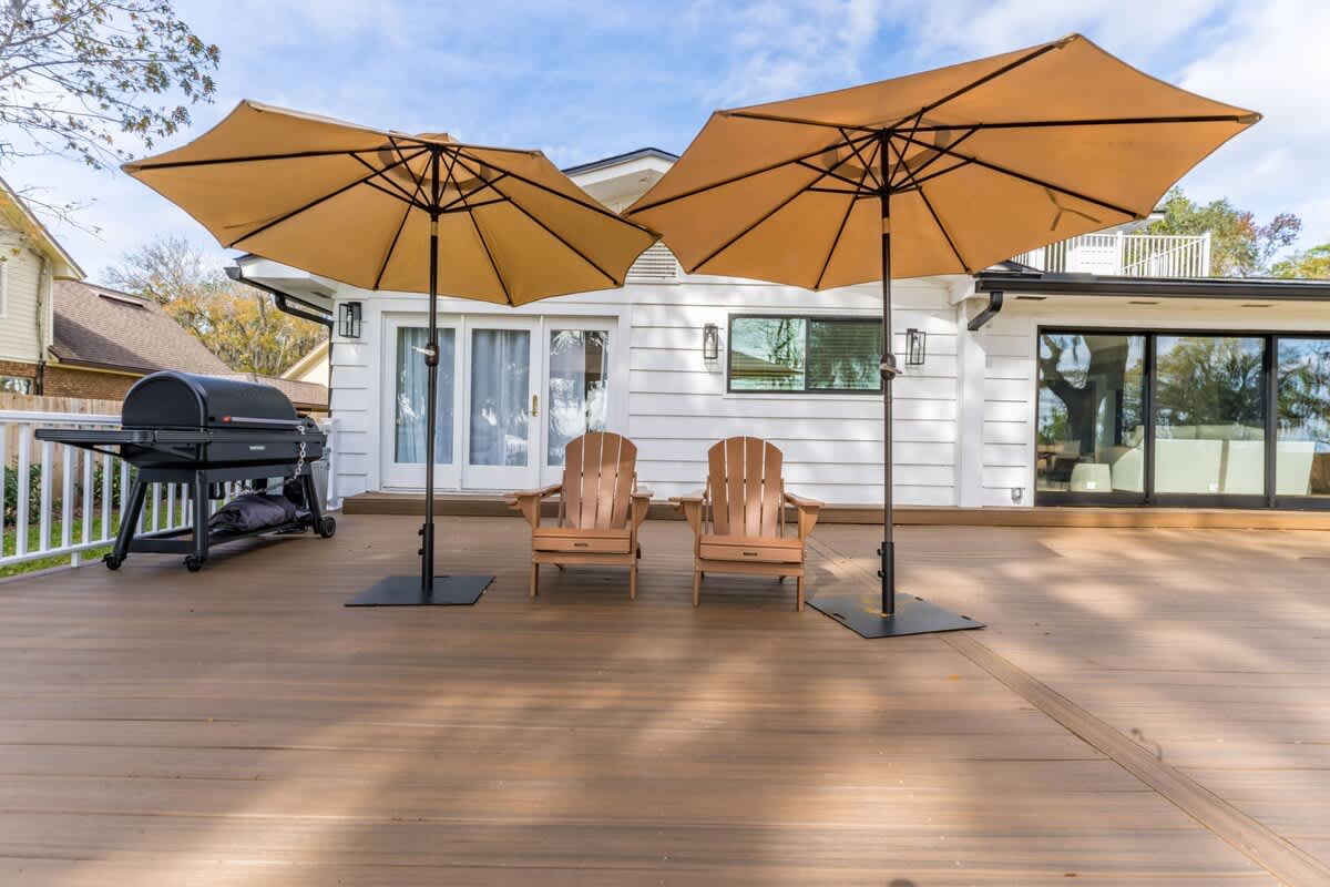 Waterfront Paradise" Dock, Pool, Boathouse #33