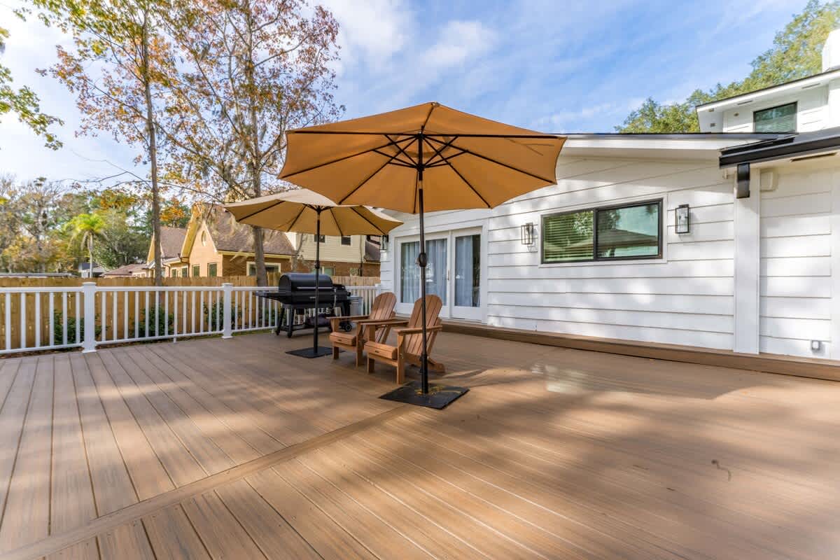 Waterfront Paradise" Dock, Pool, Boathouse #78