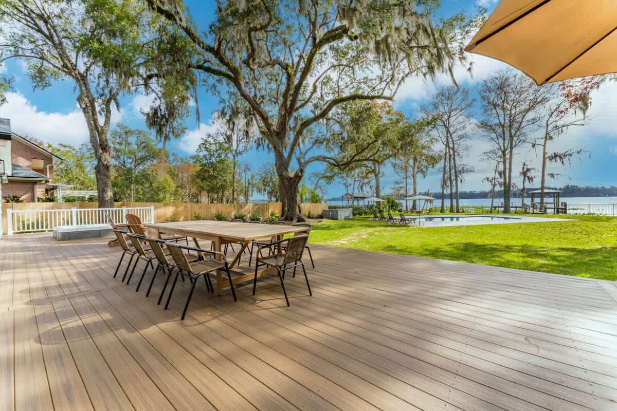 Waterfront Paradise" Dock, Pool, Boathouse #73