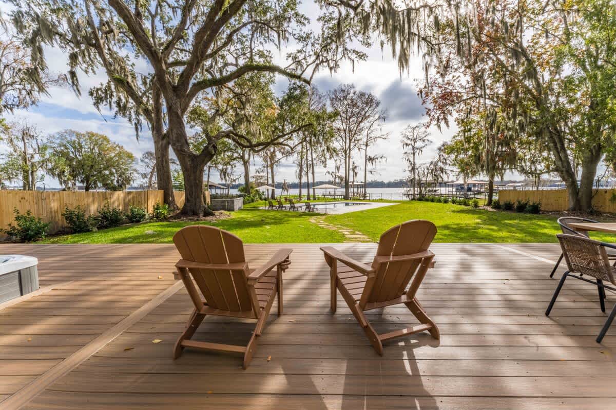 Waterfront Paradise" Dock, Pool, Boathouse #83