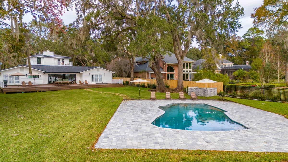 Waterfront Paradise" Dock, Pool, Boathouse #80
