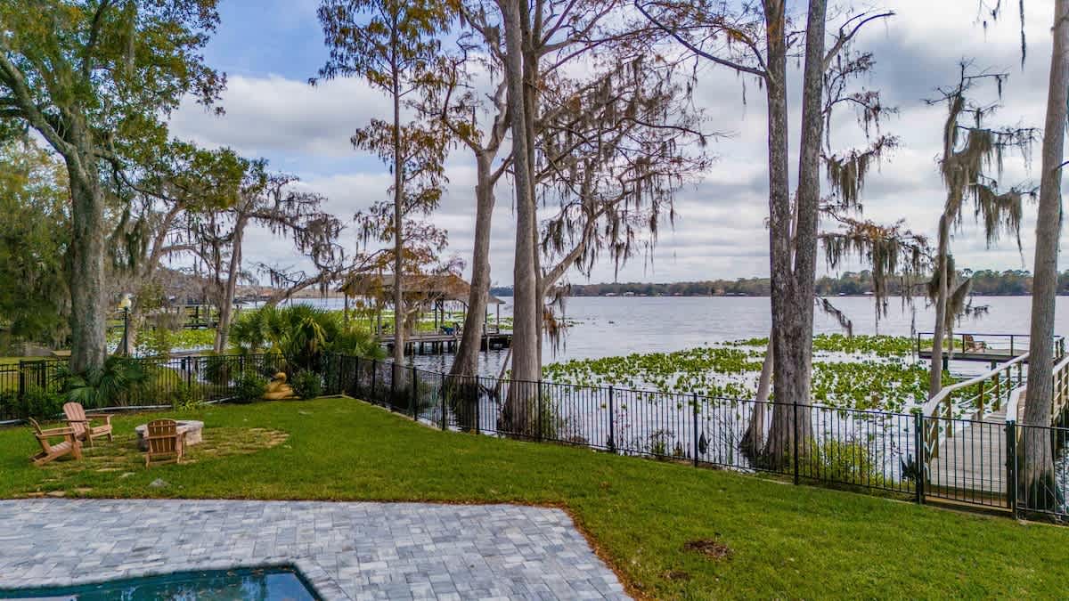 Waterfront Paradise" Dock, Pool, Boathouse #79