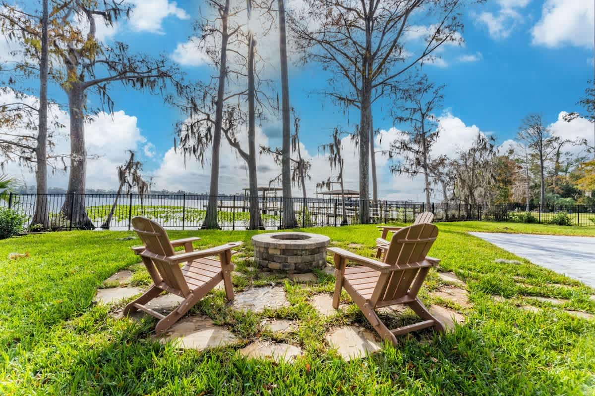 Waterfront Paradise" Dock, Pool, Boathouse #58