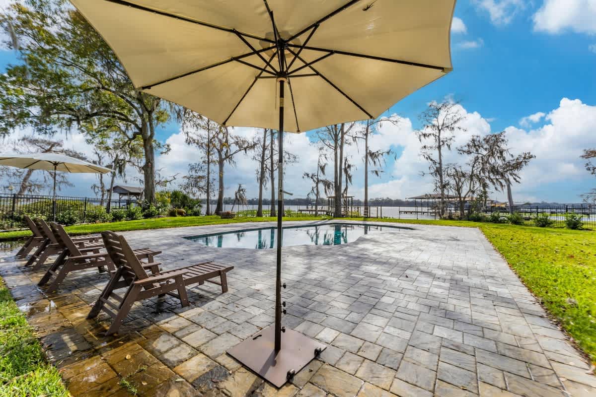 Waterfront Paradise" Dock, Pool, Boathouse #59